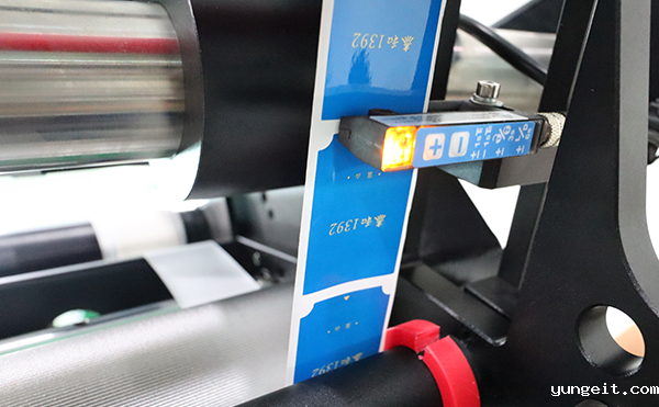 实时在线打印贴标机,打印贴标机,全自动贴标机厂家