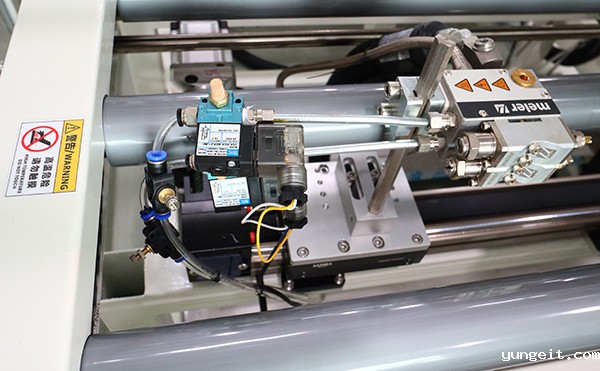 热熔胶封箱机,封箱机,包装机生产厂家