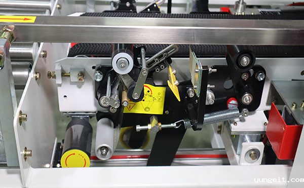 纸箱封箱机,封箱机,封箱包装机生产厂家